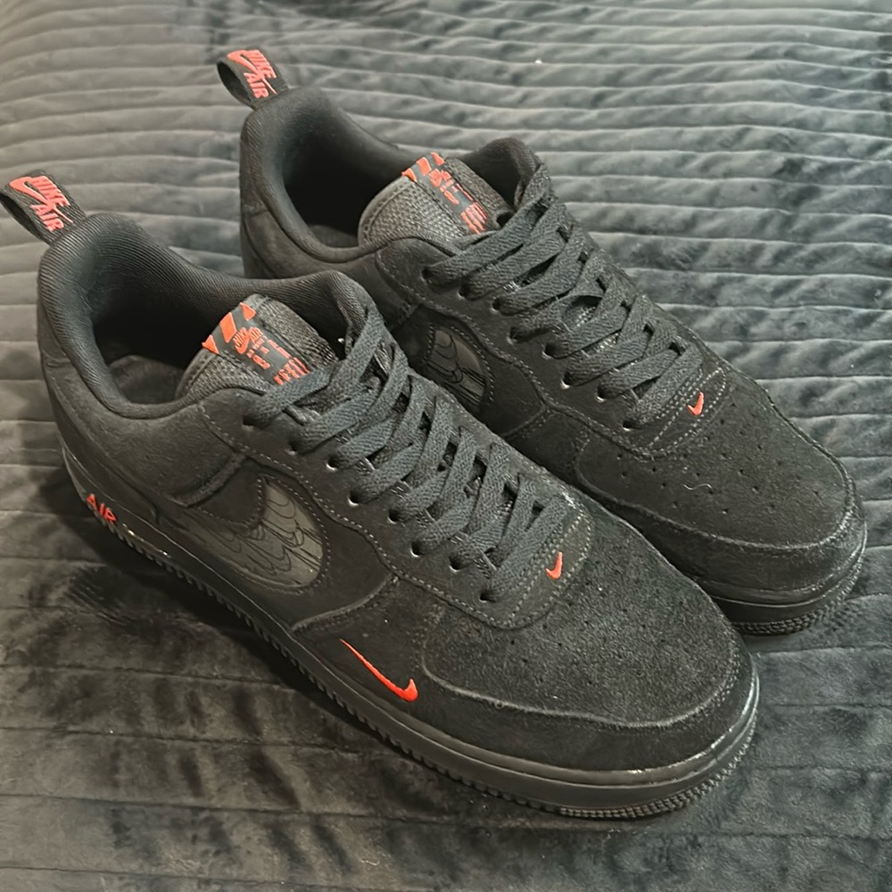 Nike Air Force 1 '07 LV8 Reflective Black Crimson            Men's Size 12